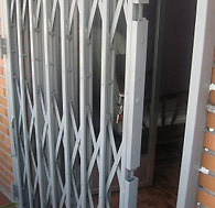 Cierres de Tijera, instalacion cerraduras suelo para cierres metalicos